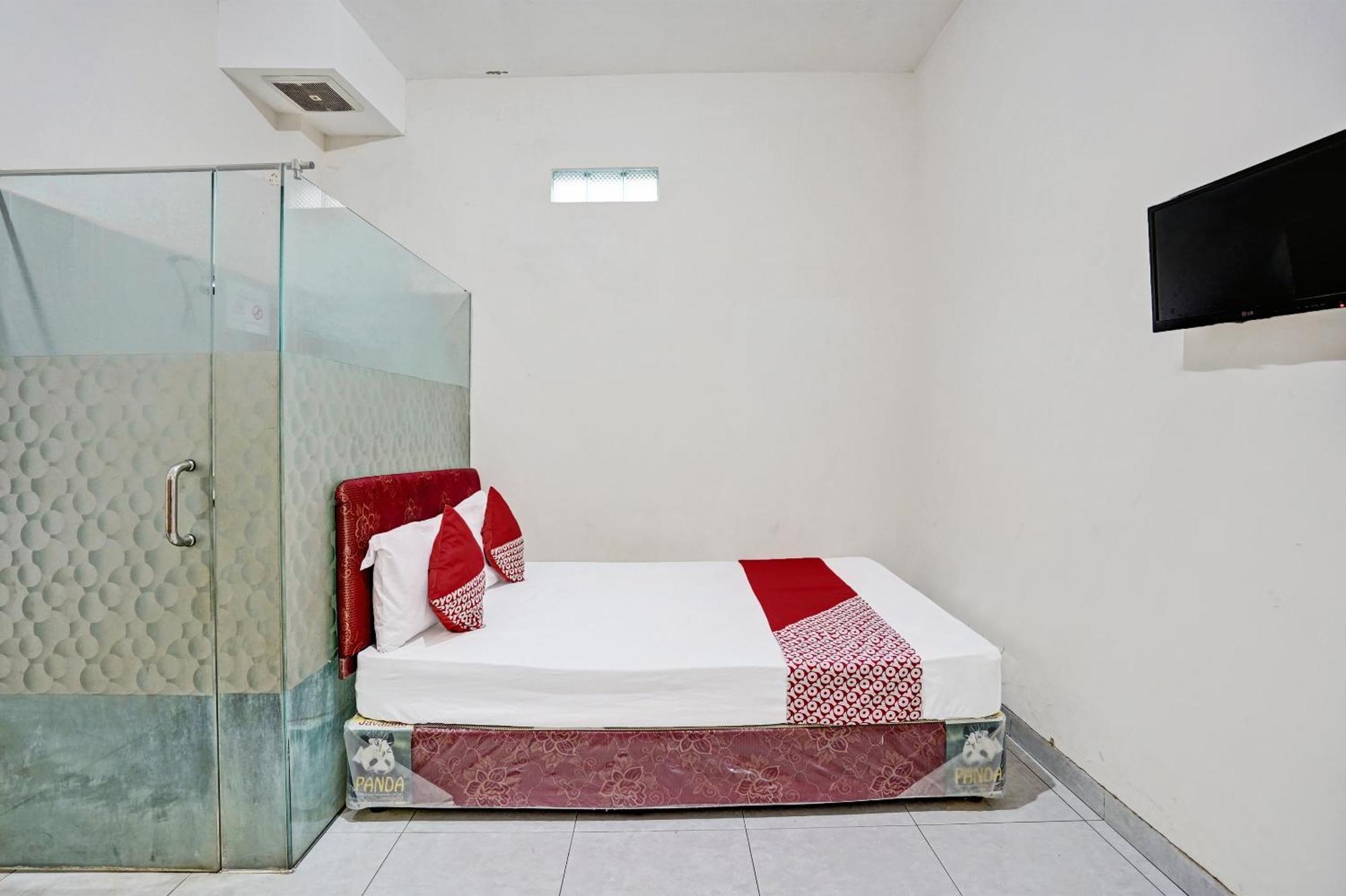 Oyo Life 92190 Arya Guest House Tulungagung Ngoại thất bức ảnh